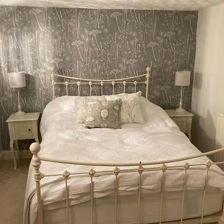 Cosy 3 Bed Dales In Beautiful Village